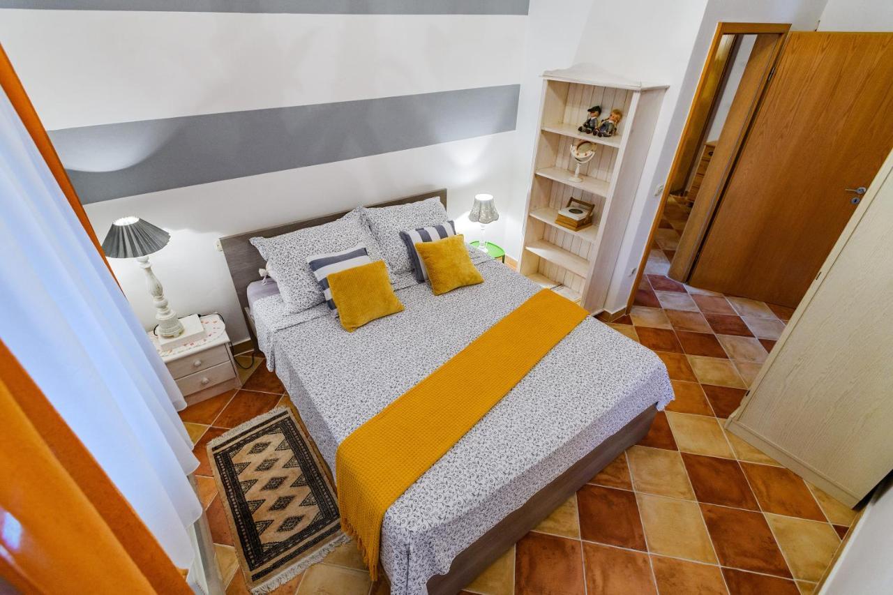 Sunset Apartment *